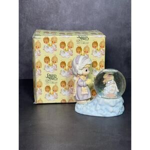 Enesco "Precious Moments" Girl w/ Snowman Water Globe Figurine 1998